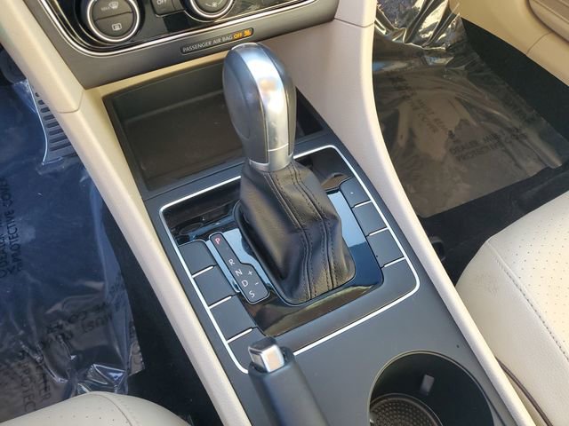 Used 2017 Volkswagen Passat 1.8T R-Line image 28