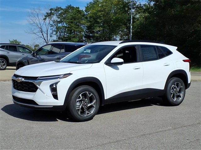 New 2026 Chevrolet Trax LT w/ Driver Confidence Package image 3