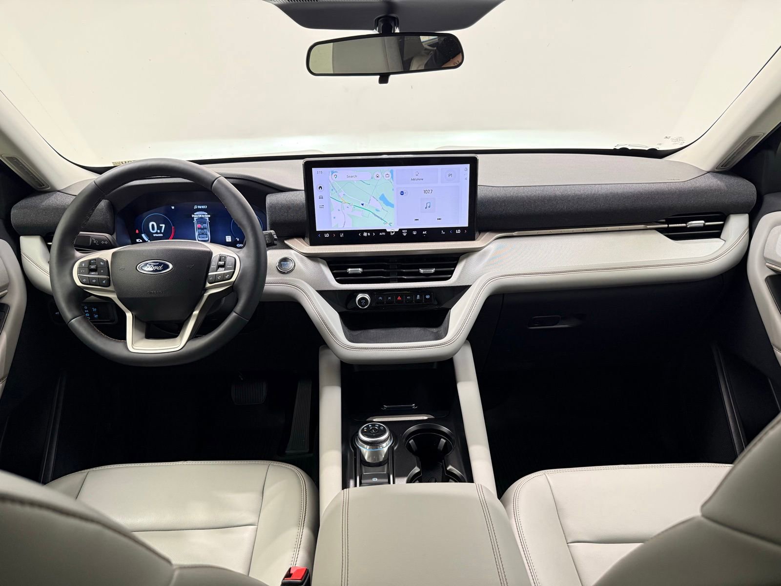 Used 2025 Ford Explorer Active w/ Active Comfort Package RWD image 24