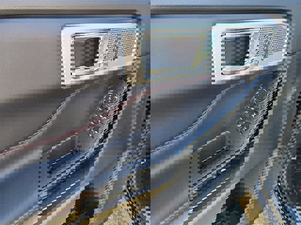 Certified 2022 Ford Explorer ST-Line w/ Class IV Trailer Tow Package image 19