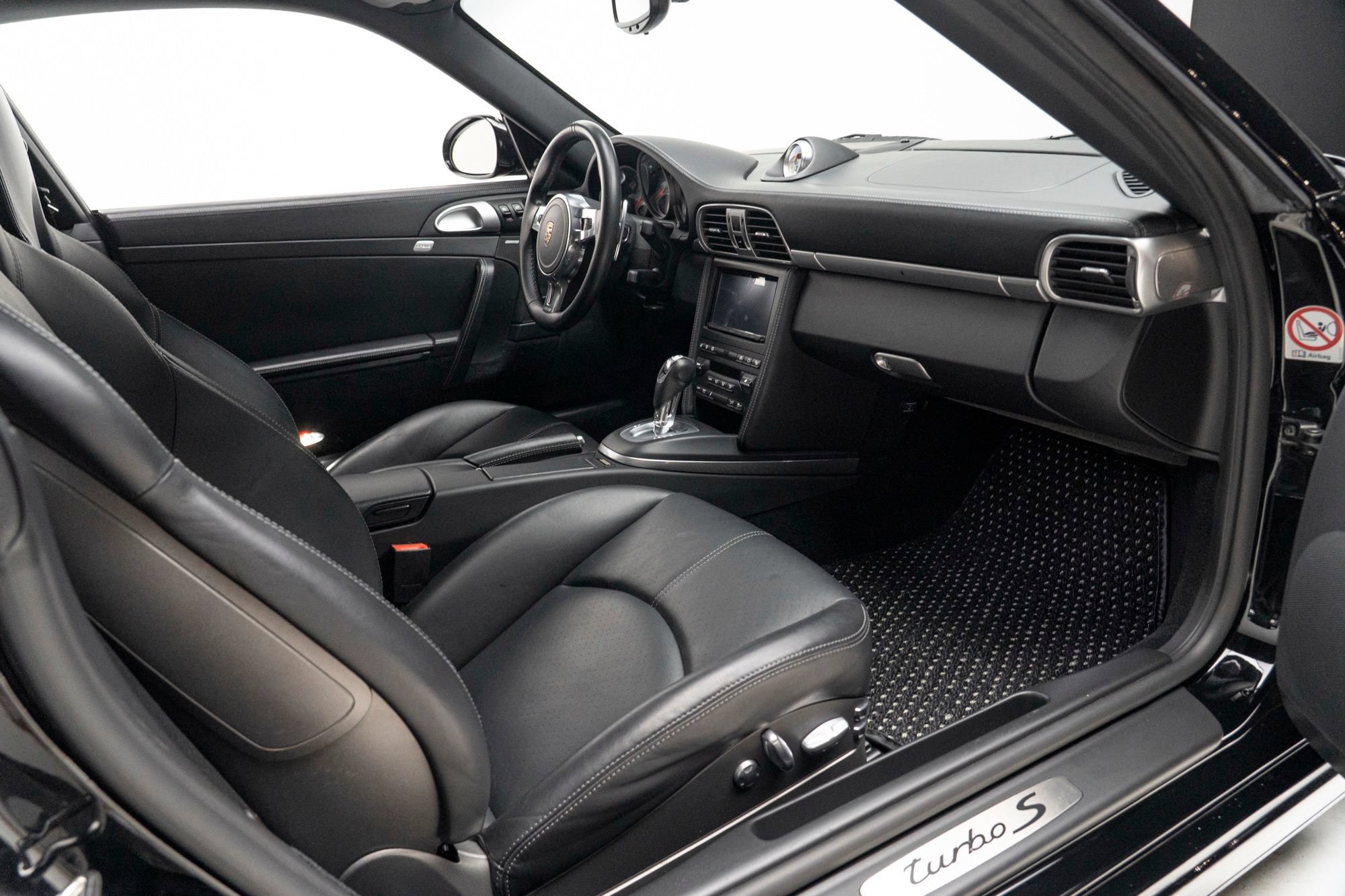 Used 2013 Porsche 911 Turbo S AWD/4WD image 41
