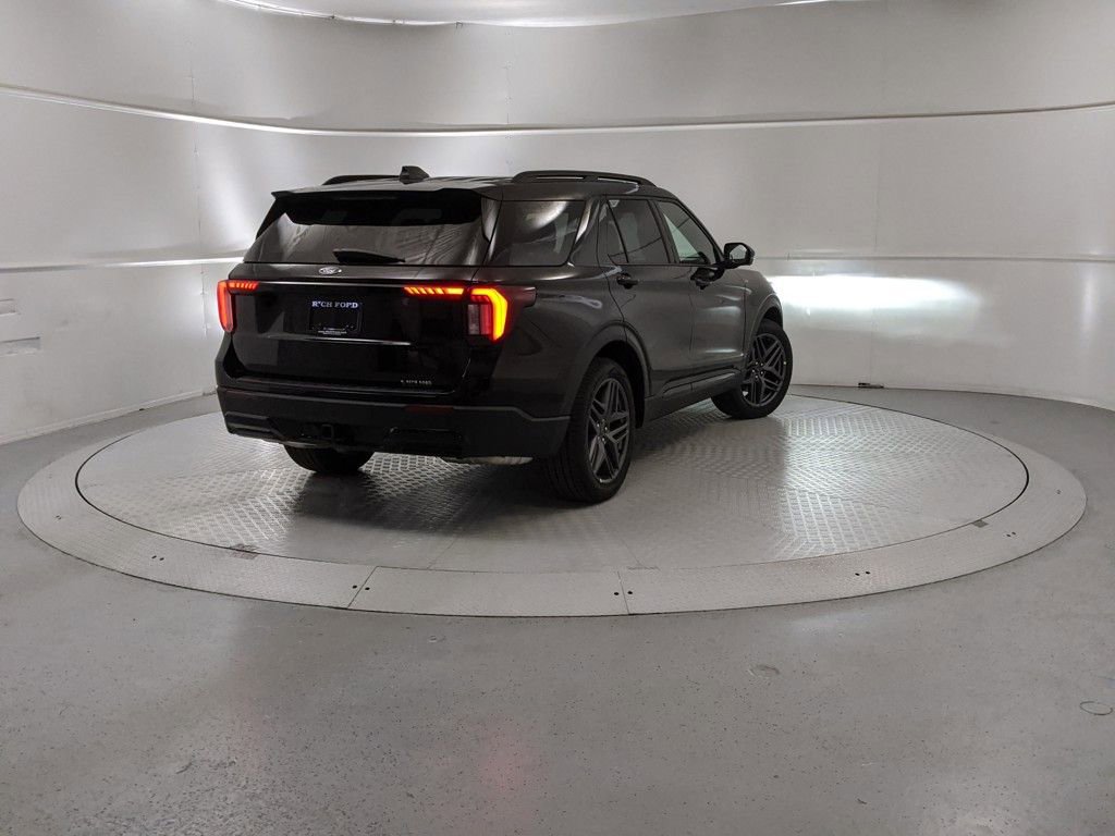 New 2025 Ford Explorer ST-Line w/ Premium Package image 3
