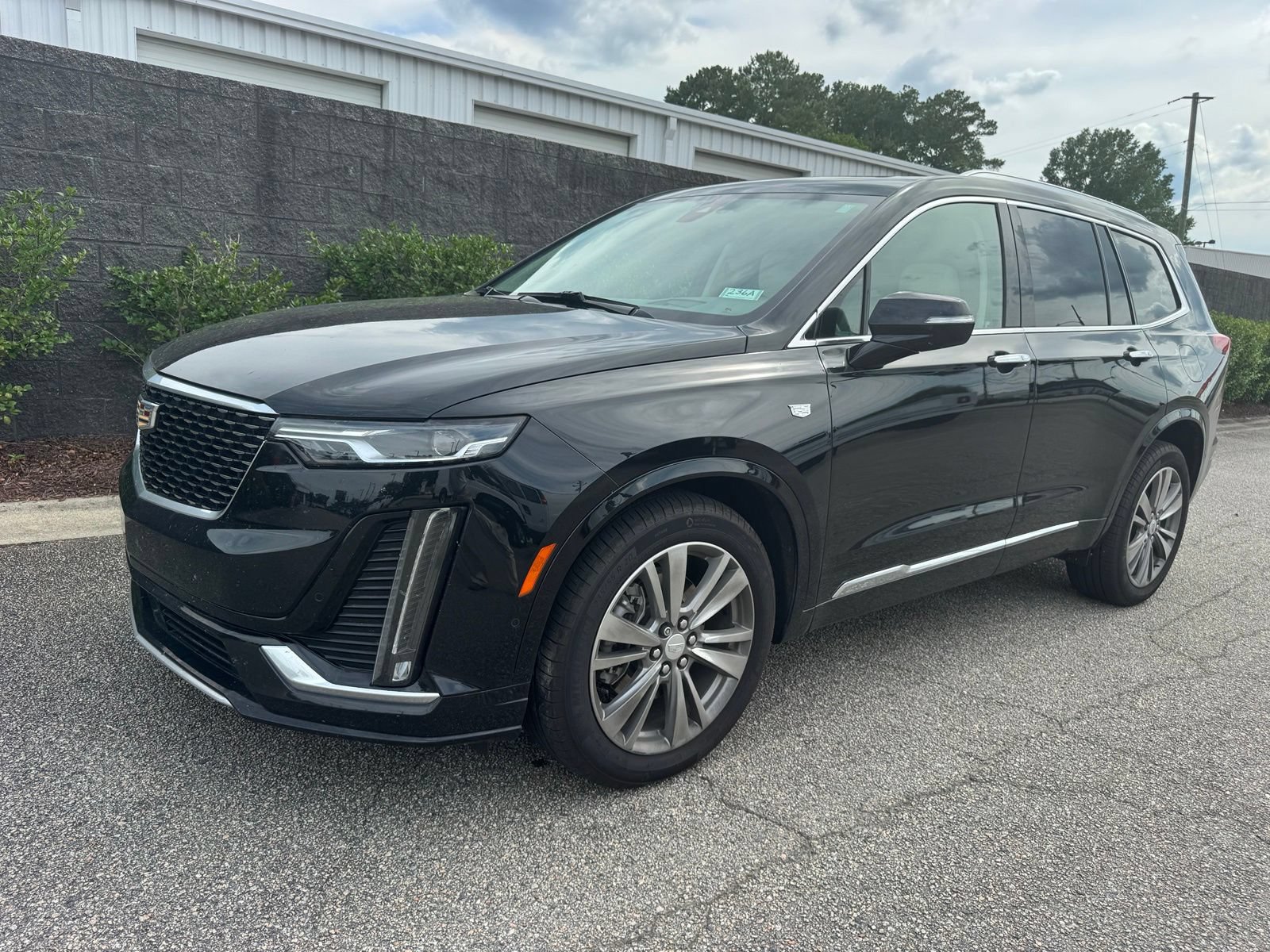Certified 2021 Cadillac XT6 Premium Luxury AWD/4WD image 1