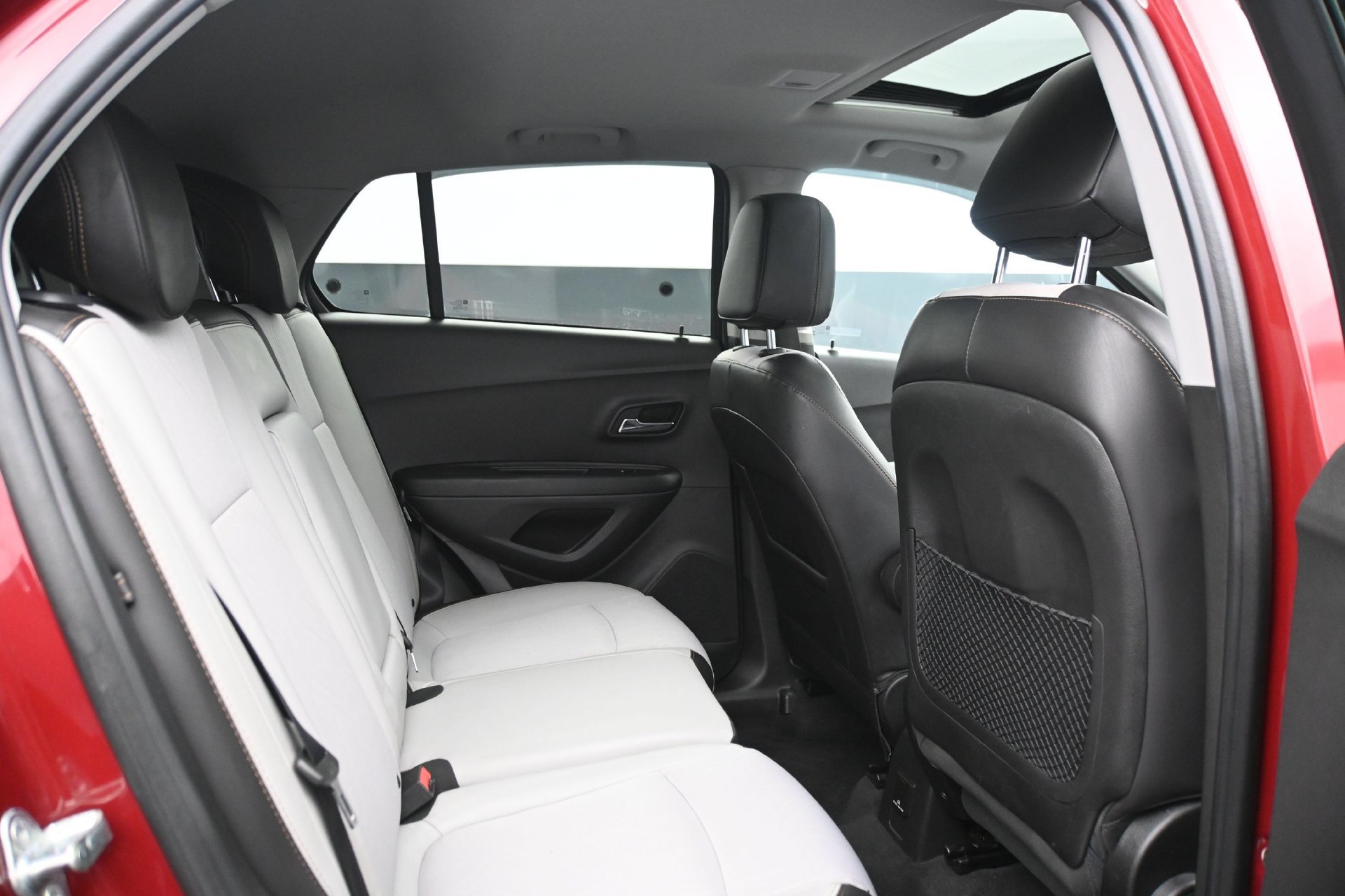 Used 2019 Chevrolet Trax LT w/ Sun & Sound Package AWD/4WD image 14