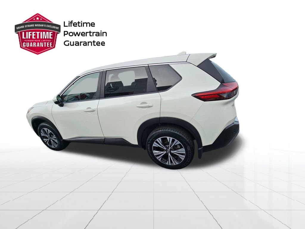 Used 2023 Nissan Rogue SV image 3