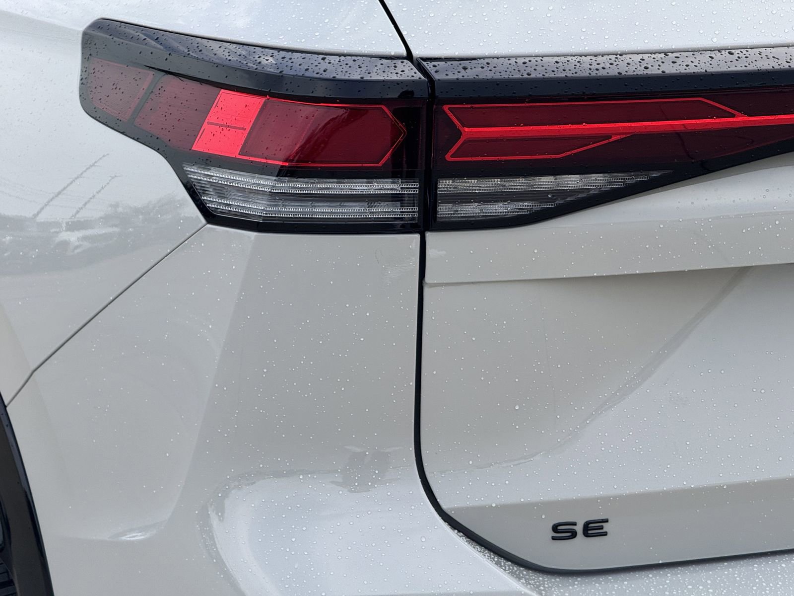 New 2026 Volkswagen Tiguan SE R-Line image 11