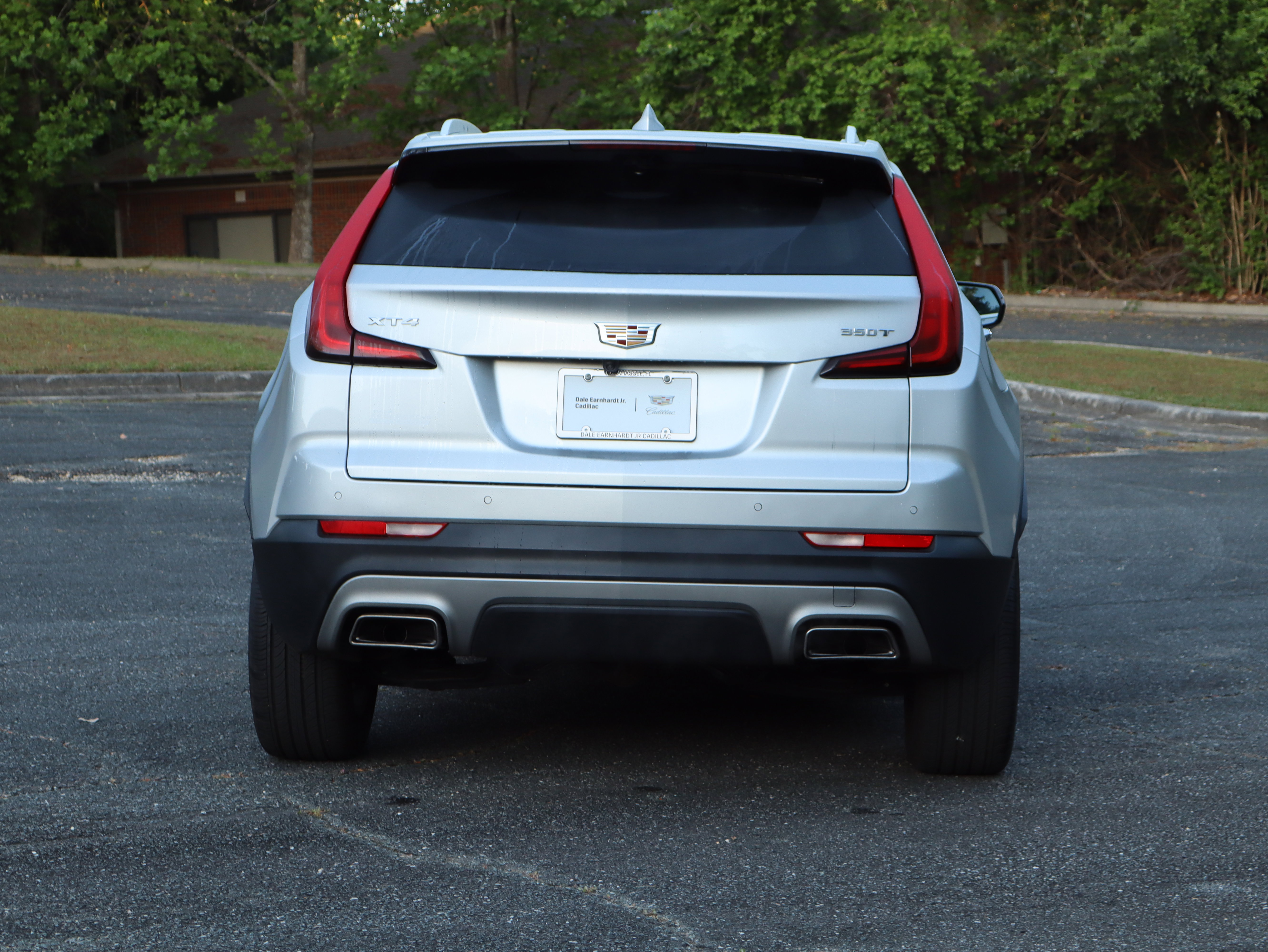 Used 2022 Cadillac XT4 Premium Luxury w/ Enhanced Visibility Package image 6