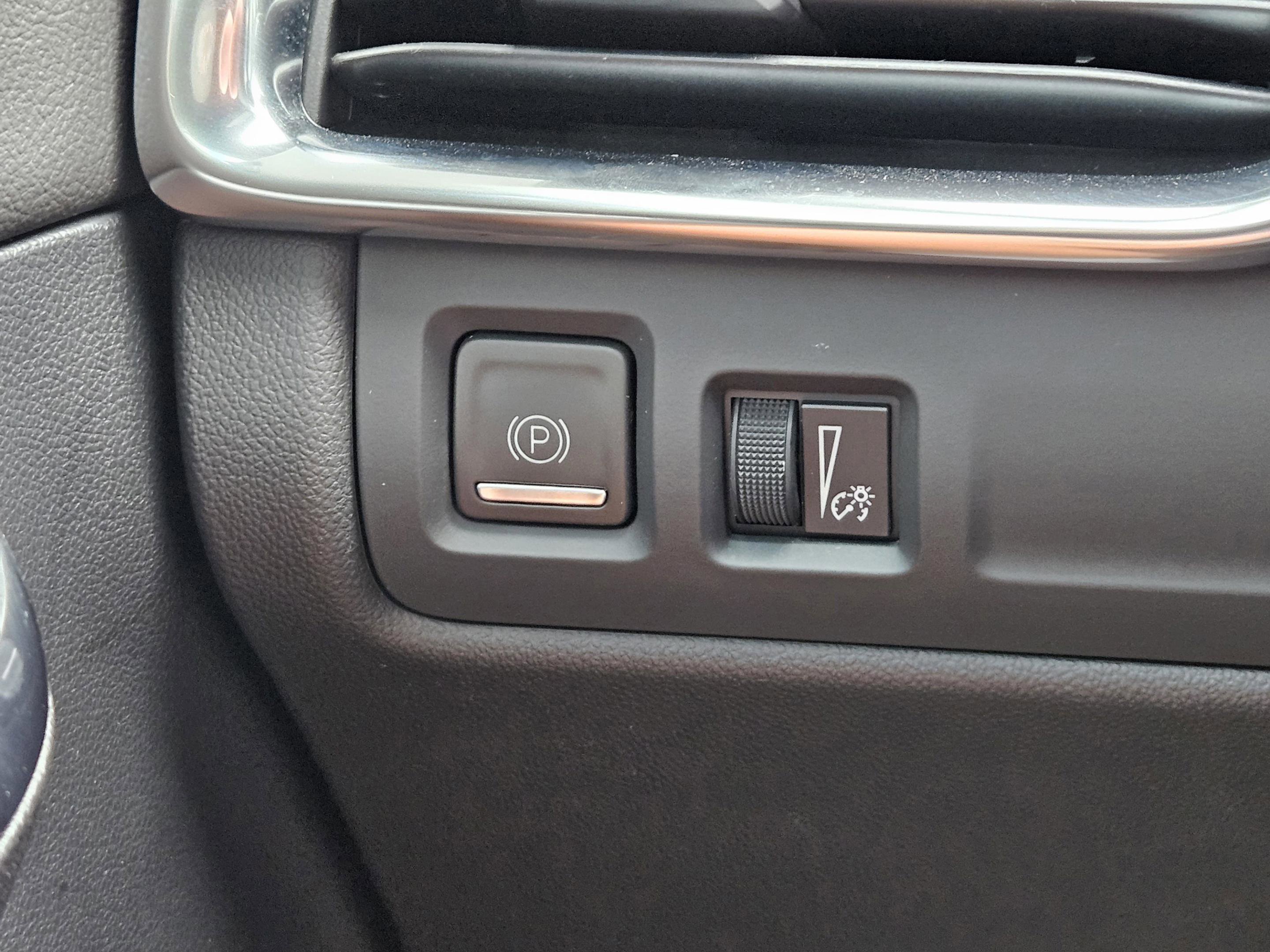 Used 2022 Cadillac XT4 Sport w/ Enhanced Visibility Package FWD image 20