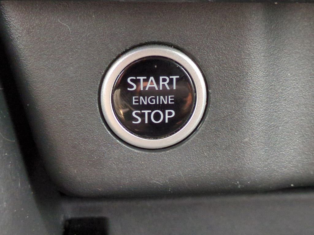 Certified 2023 Nissan Rogue SV image 24