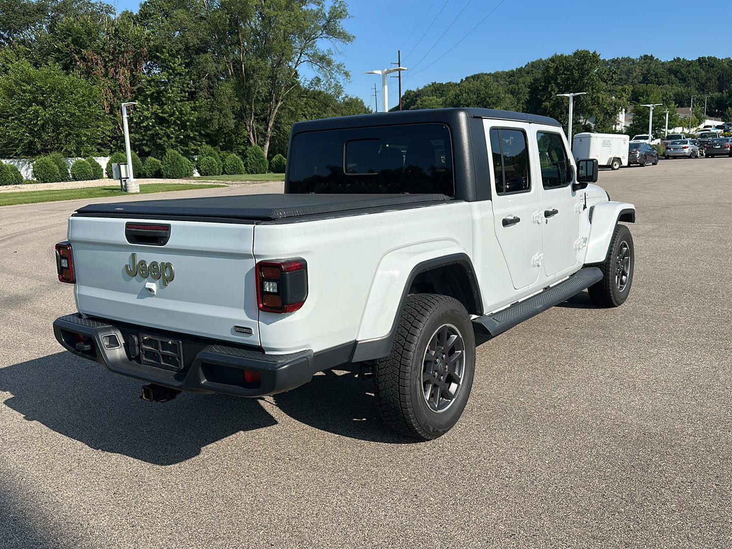 Used 2020 Jeep Gladiator Overland AWD/4WD image 3