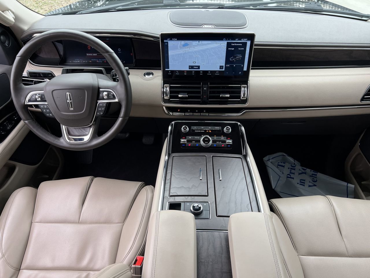 Used 2024 Lincoln Navigator Premiere image 8