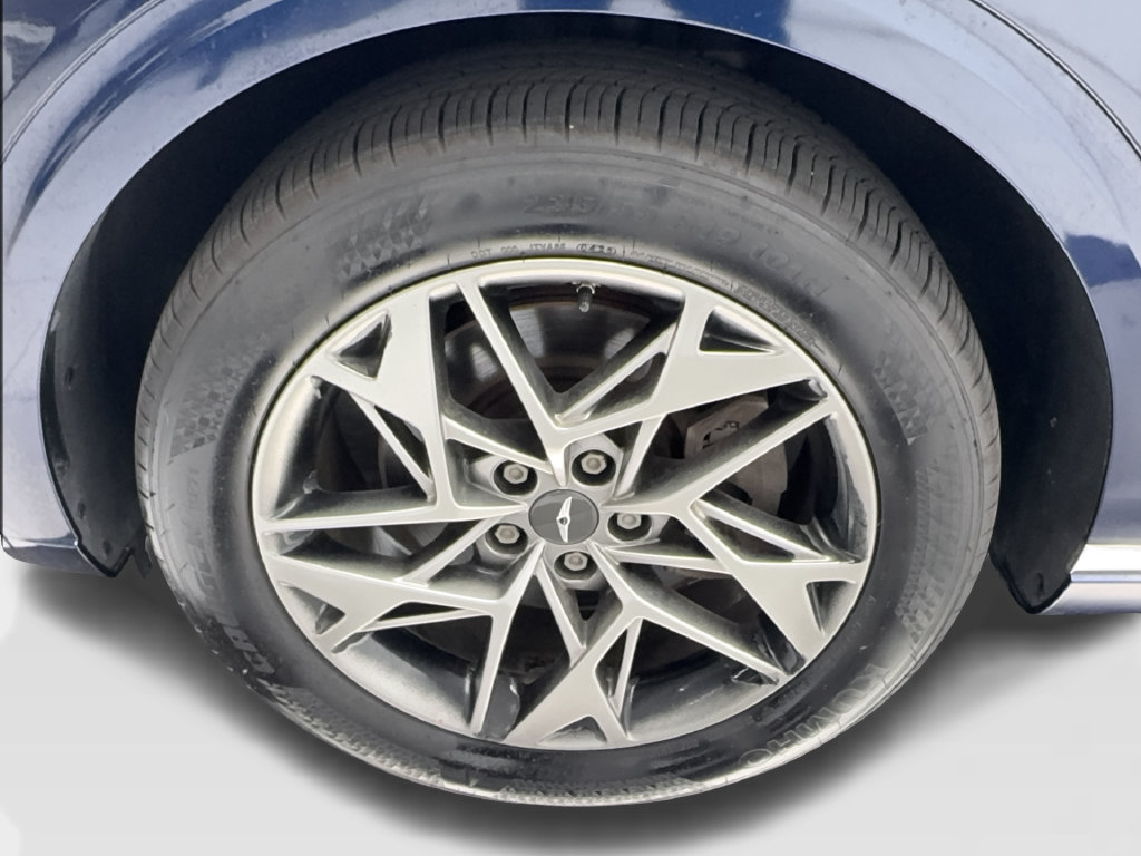 Used 2022 Genesis GV70 2.5T w/ Advanced Package AWD/4WD image 14