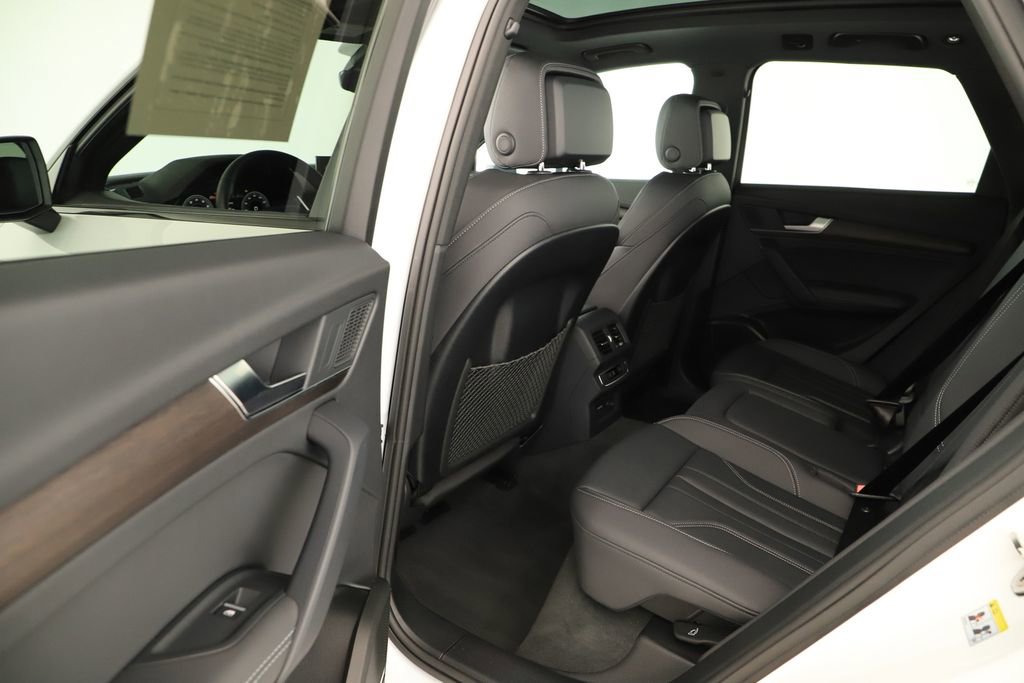 Certified 2025 Audi Q5 e Premium Plus w/ Premium Plus Package image 27