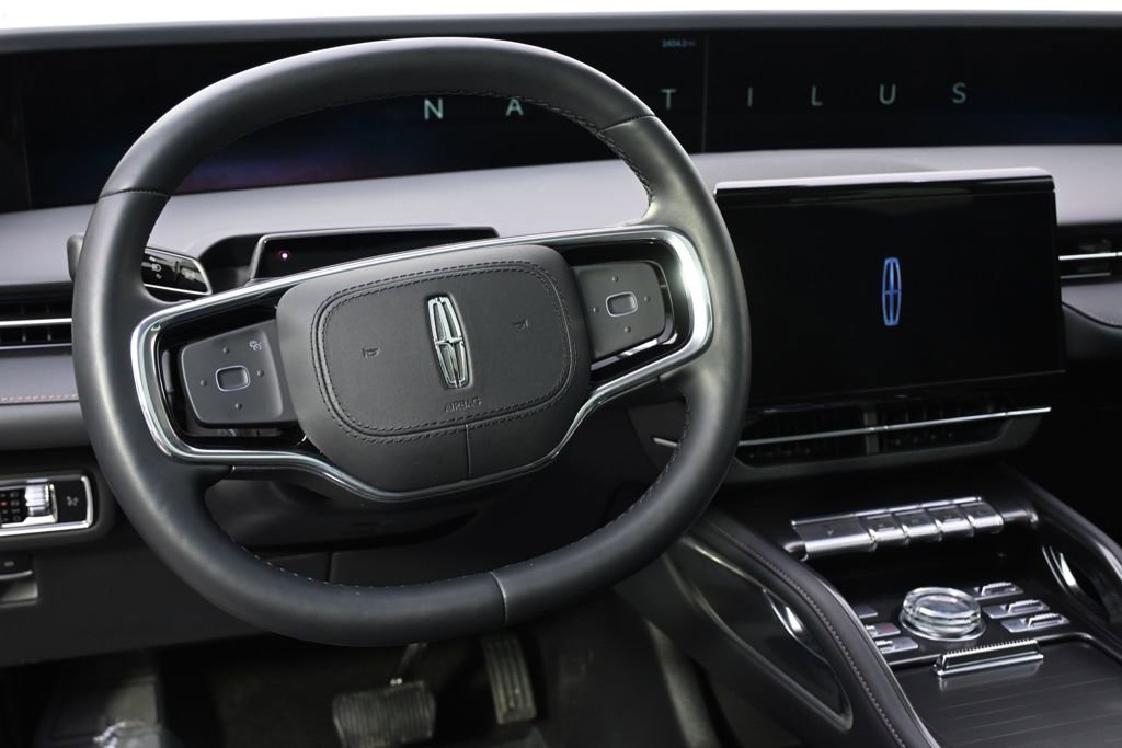 New 2026 Lincoln Nautilus Reserve image 12