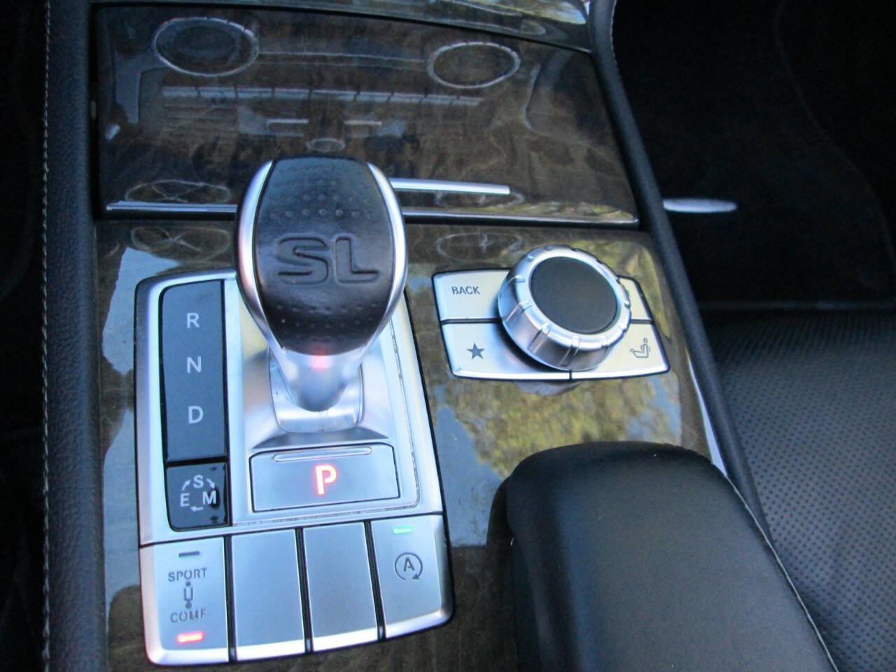 Used 2015 Mercedes-Benz SL 550 image 18