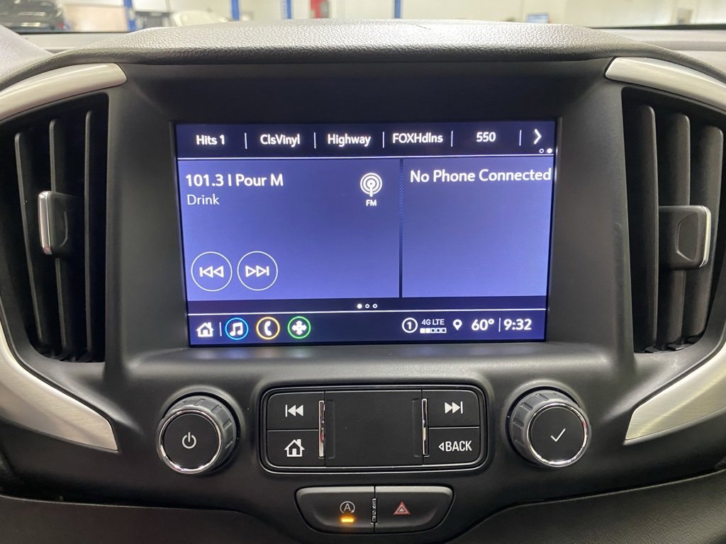 Used 2024 GMC Terrain SLT image 35