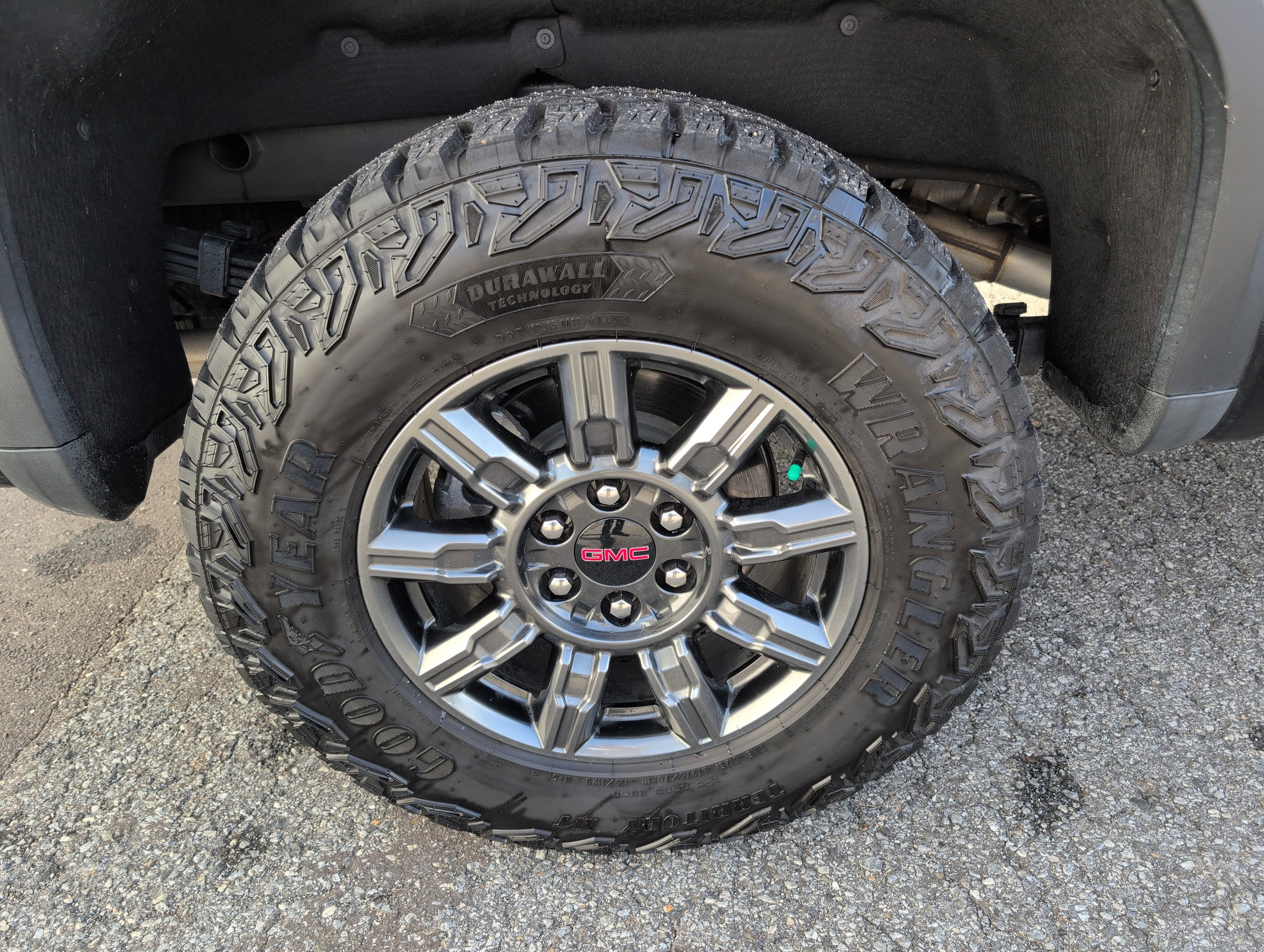 Used 2025 GMC Sierra 1500 AT4X image 11