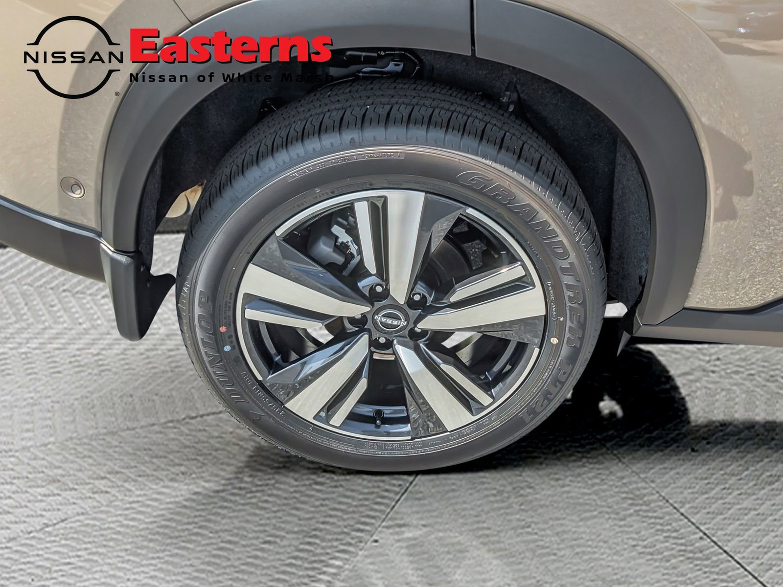 New 2025 Nissan Rogue SL w/ Tech Package AWD/4WD image 14