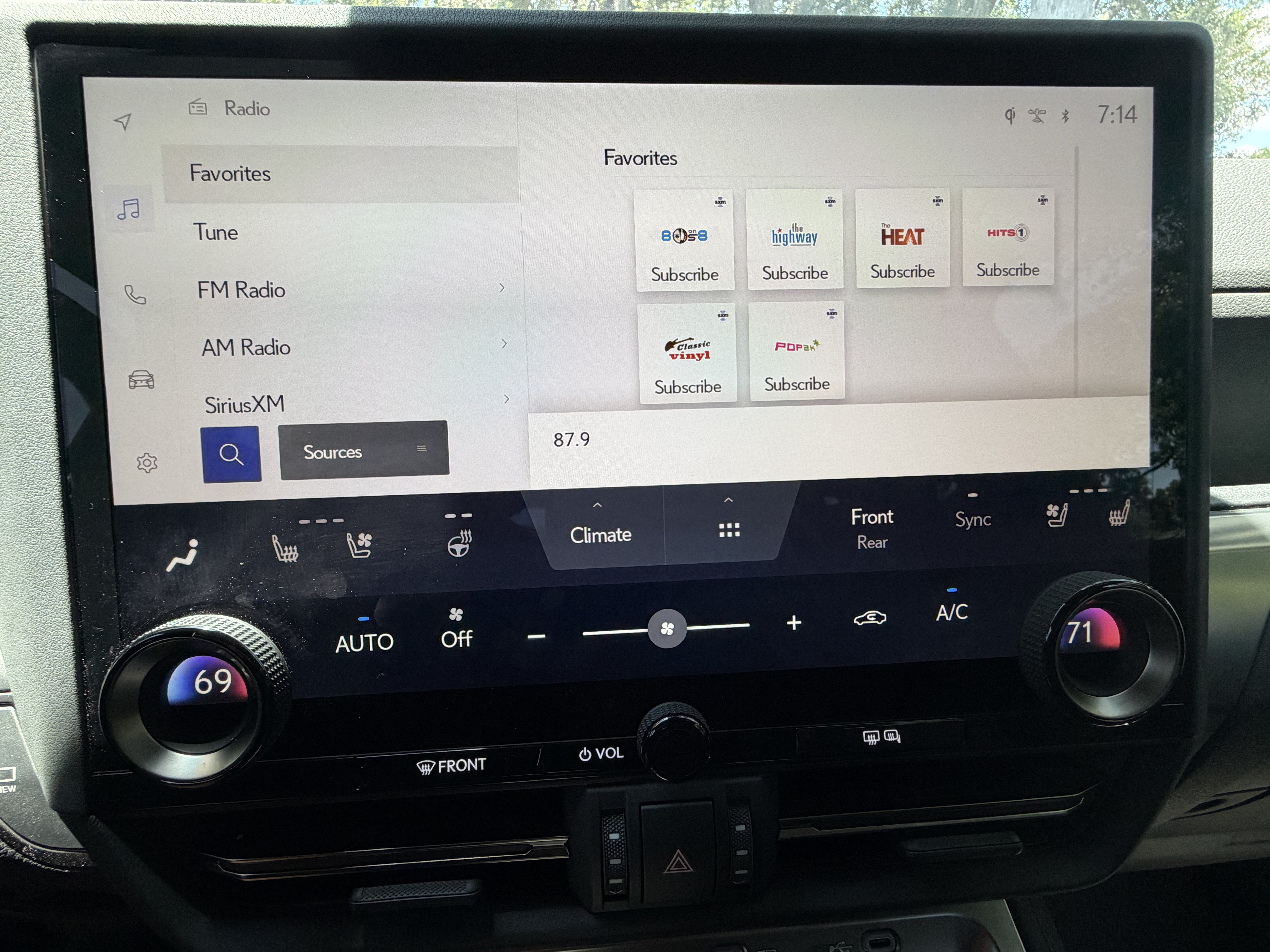 Used 2024 Lexus GX 550 w/ Accessory Package (Z1) AWD/4WD image 24