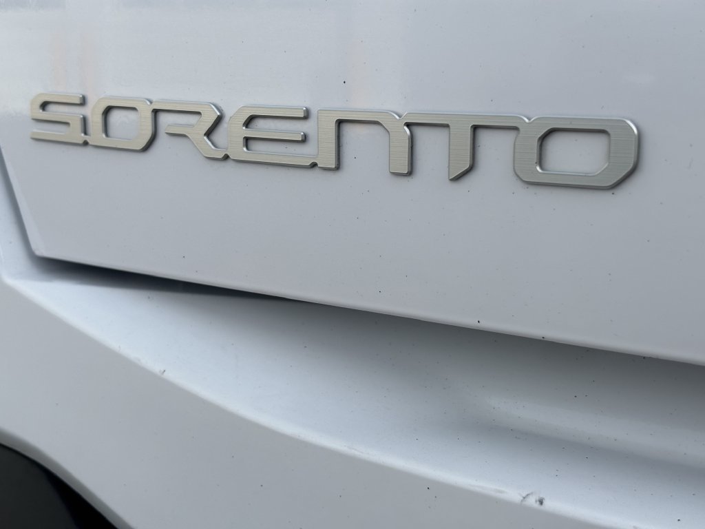 Used 2025 Kia Sorento EX AWD/4WD image 11