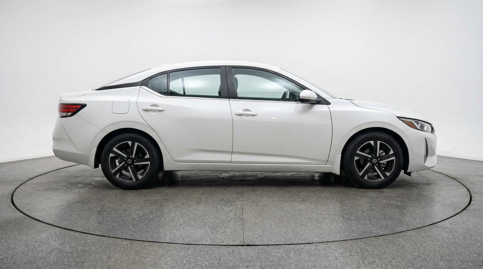 Used 2025 Nissan Sentra SV image 11