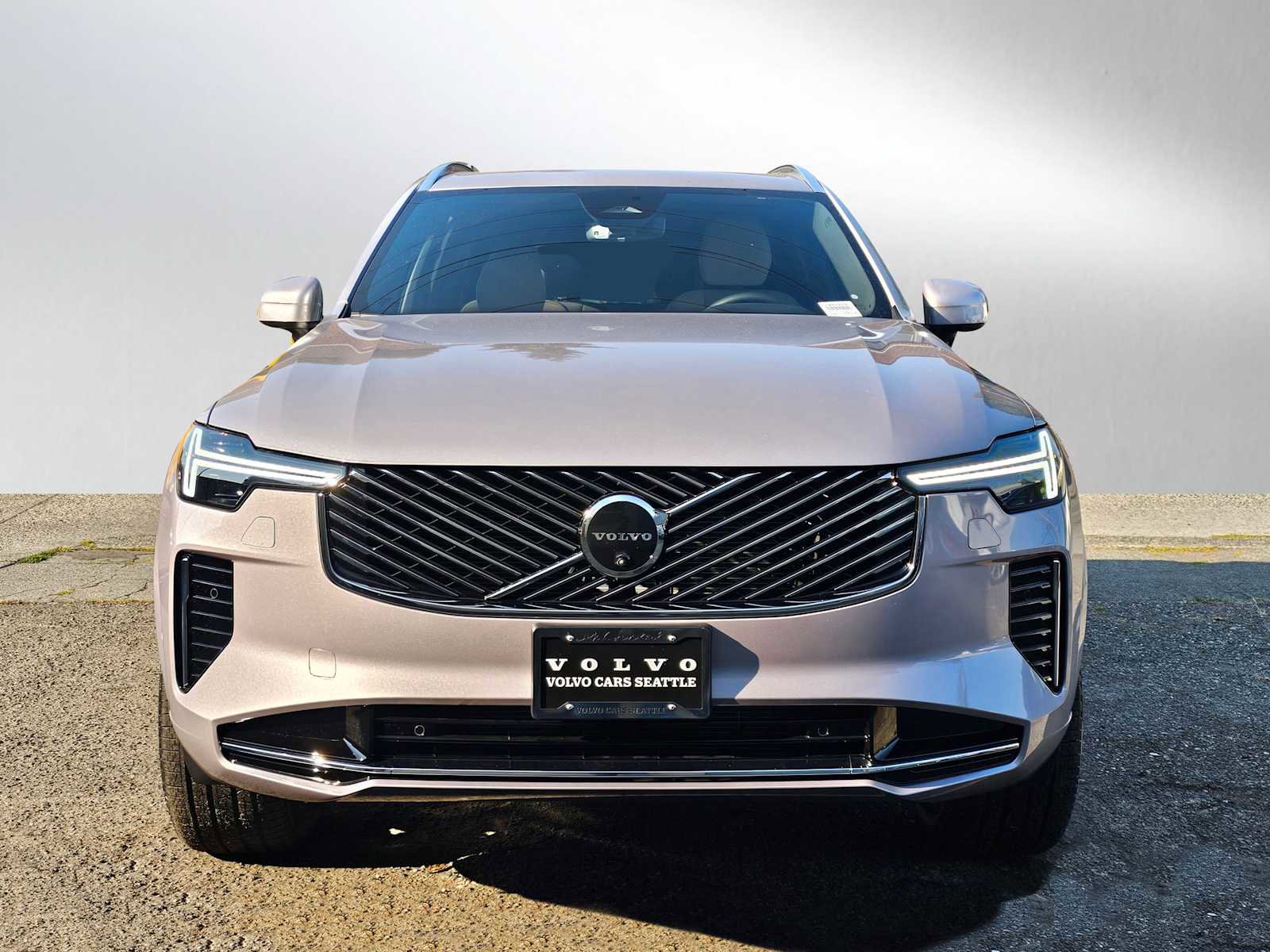 New 2026 Volvo XC90 B6 Plus image 2