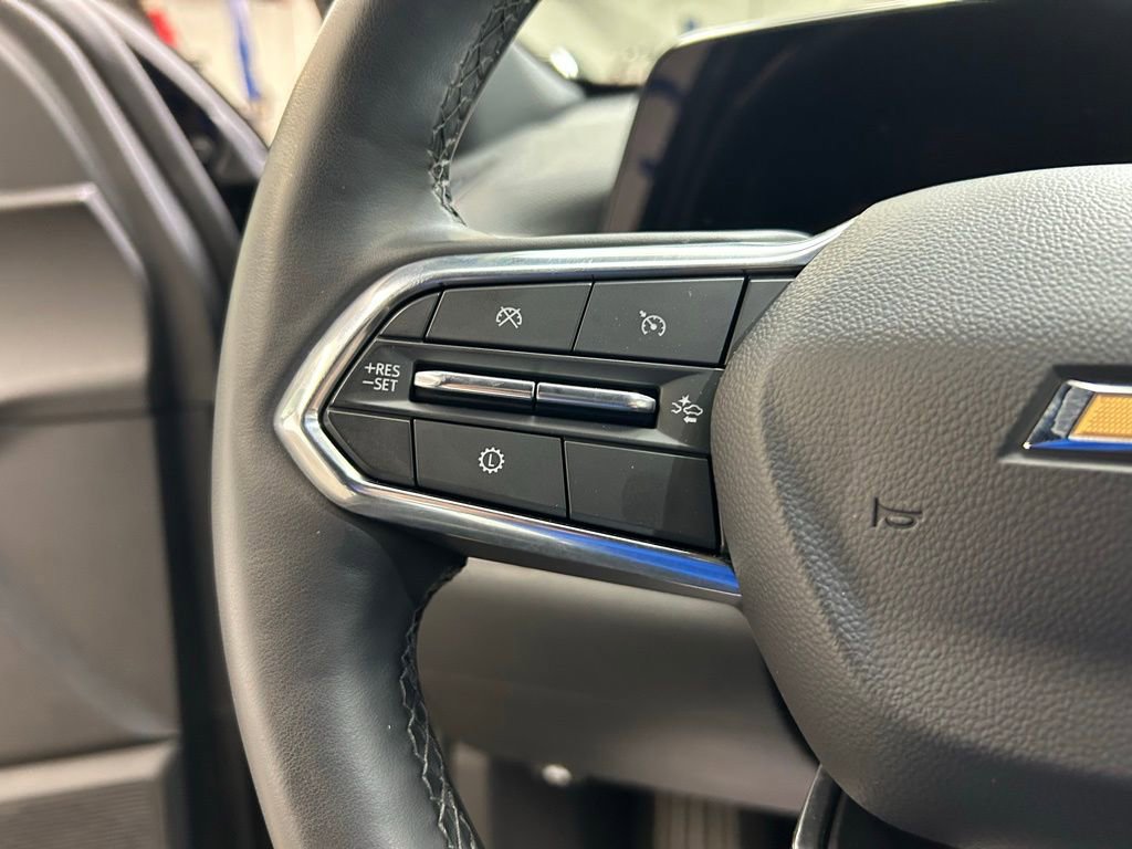 Used 2025 Chevrolet Equinox LT AWD/4WD image 24