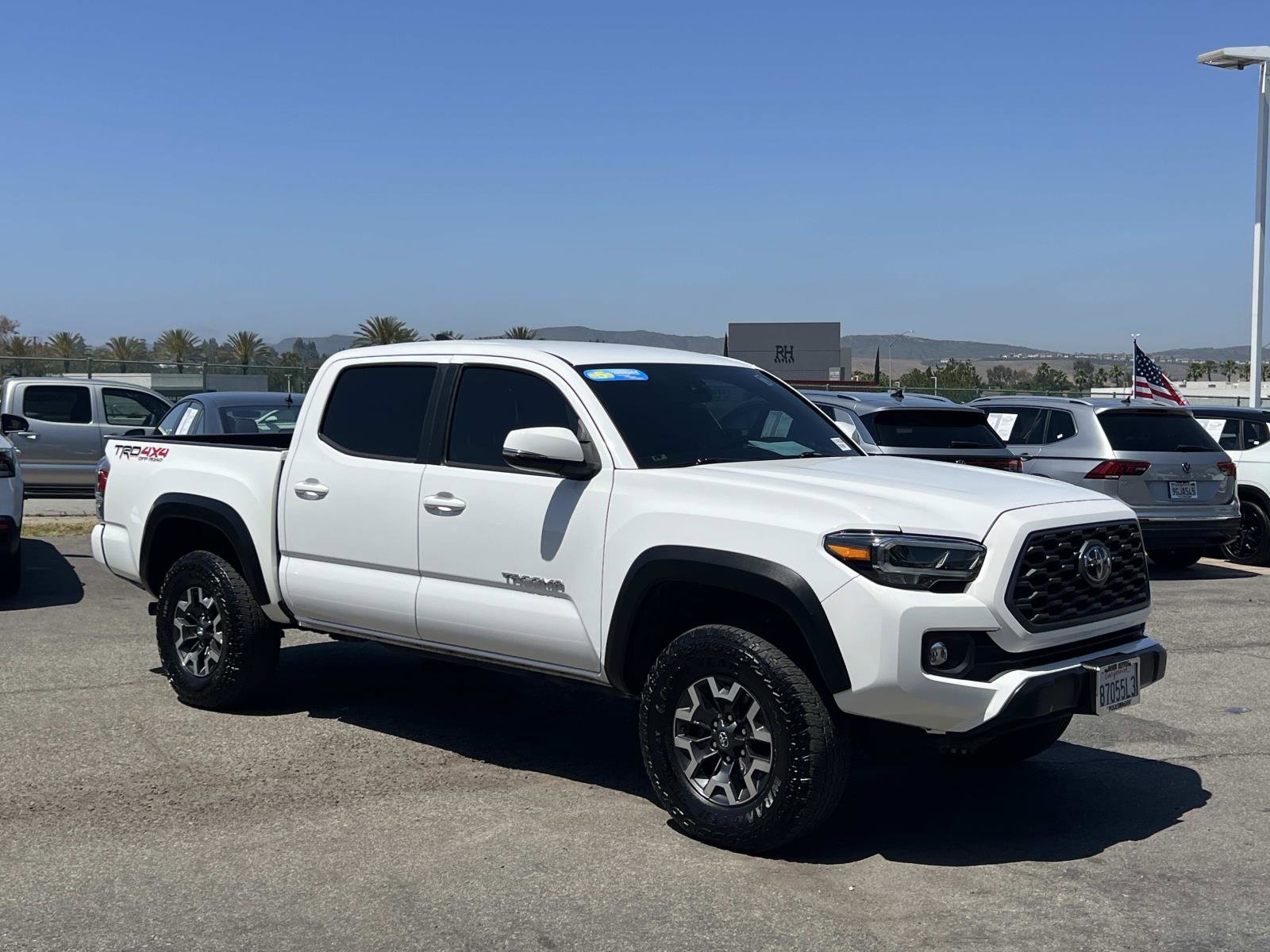 Used 2022 Toyota Tacoma TRD Off-Road w/ Technology Package AWD/4WD image 25