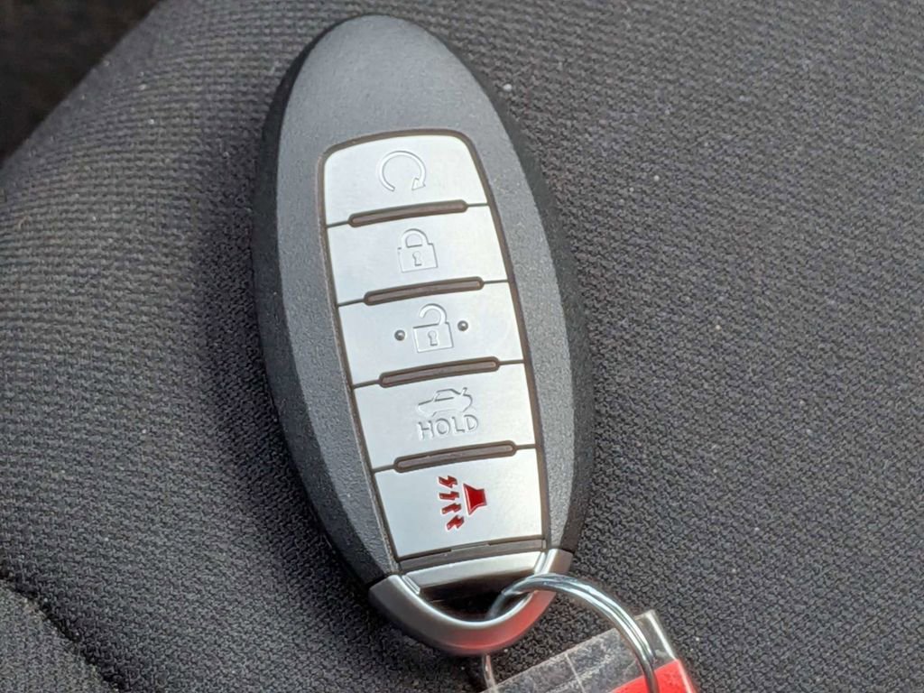 Used 2025 Nissan Sentra SV image 30