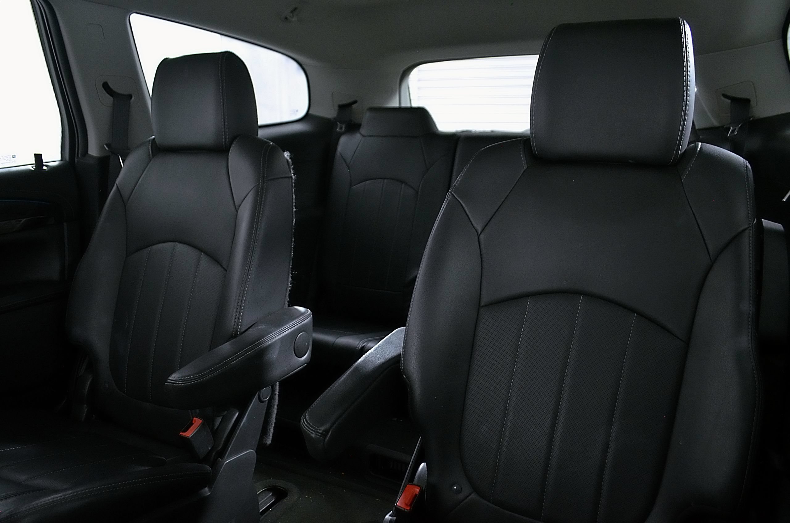 Used 2017 Buick Enclave Leather FWD image 18