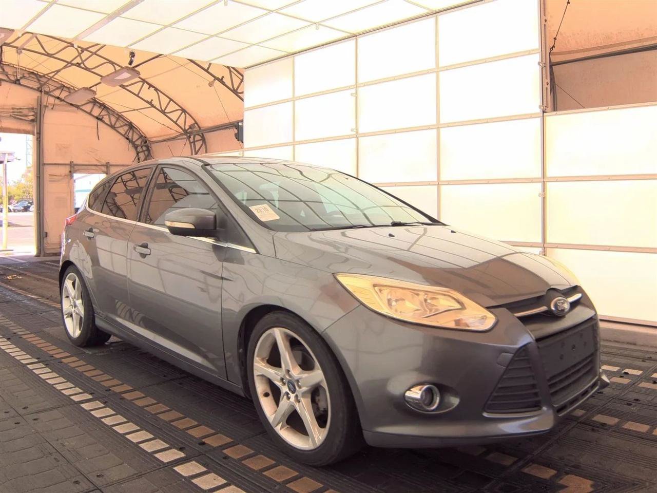 Used 2014 Ford Focus Titanium FWD image 4