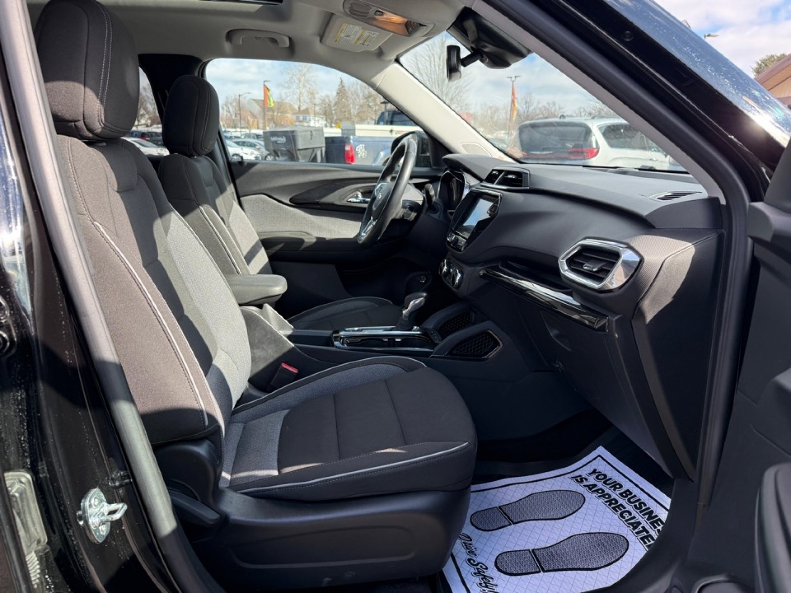 Used 2023 Chevrolet TrailBlazer LT w/ Sun and Liftgate Package image 11