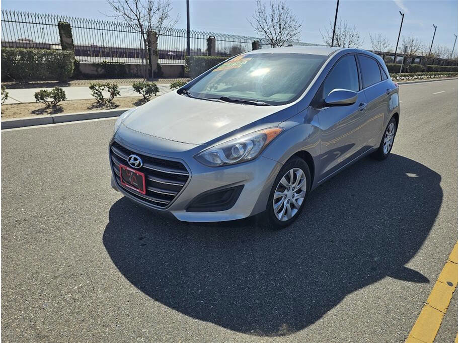 Used 2016 Hyundai Elantra GT FWD image 3