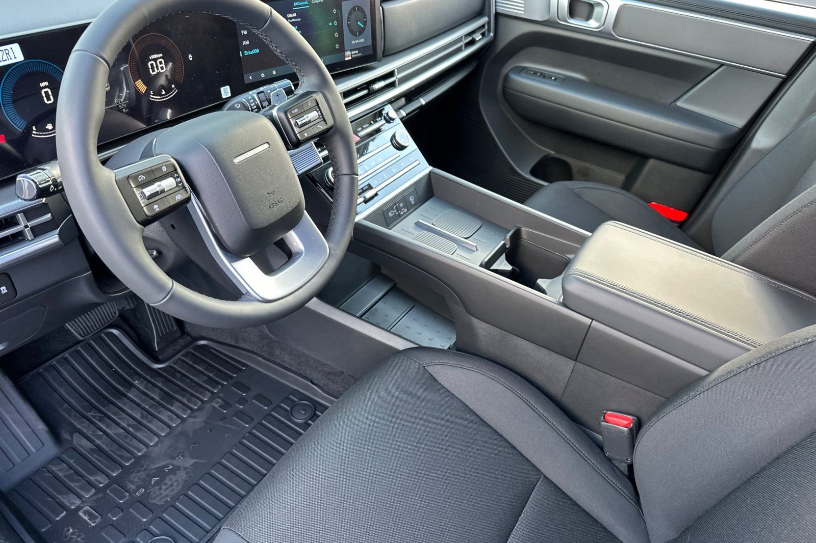 Used 2025 Hyundai Santa Fe SE image 9