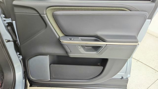 Used 2025 Rivian R1S Adventure image 25