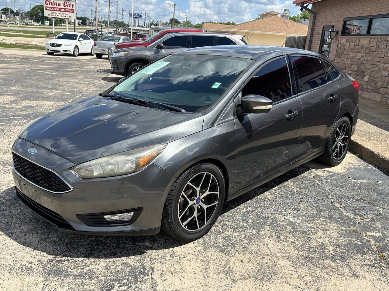 Used 2017 Ford Focus SEL FWD image 5