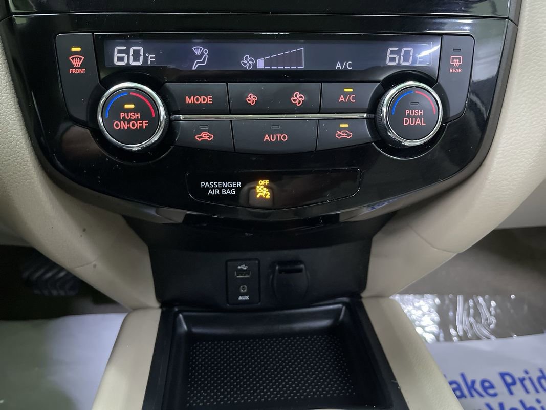 Used 2015 Nissan Rogue SL image 24