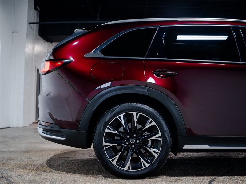 Used 2024 MAZDA CX-90 Plug-In Hybrid w/ Premium Pkg AWD/4WD image 12