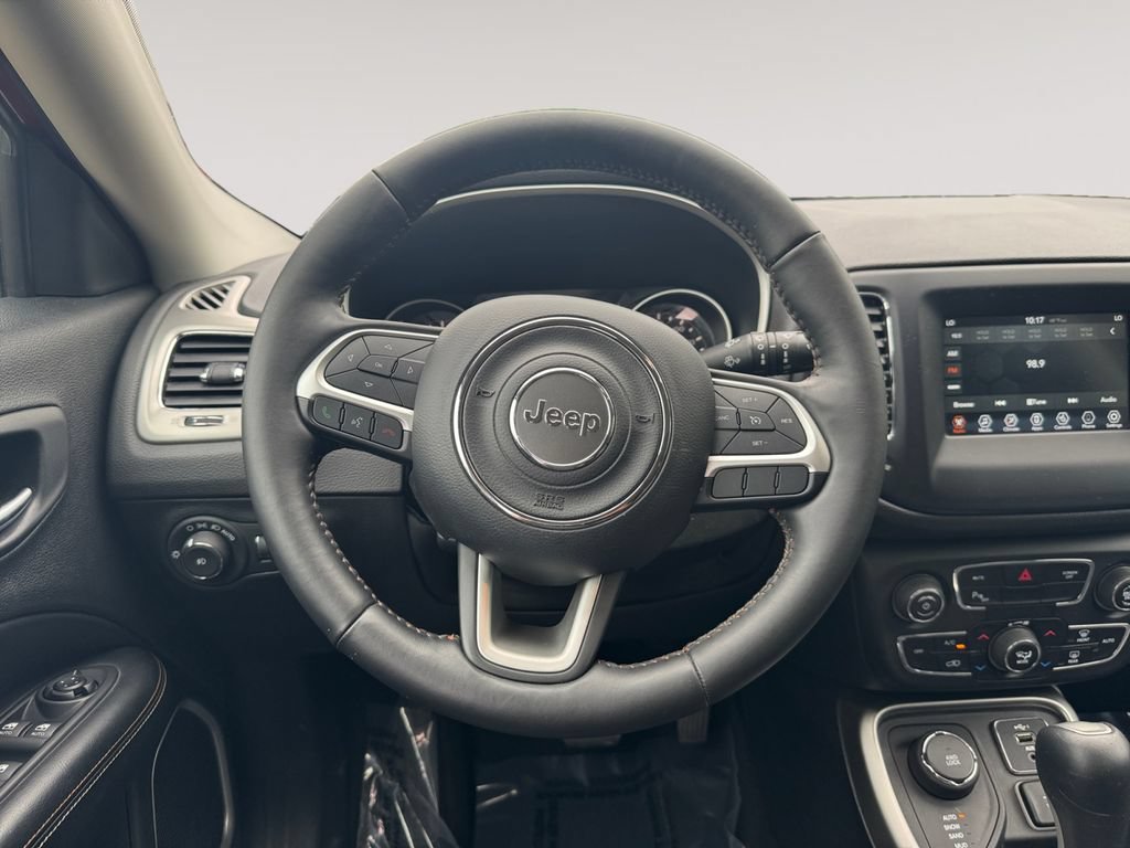 Used 2019 Jeep Compass Latitude w/ Cold Weather Group AWD/4WD image 12