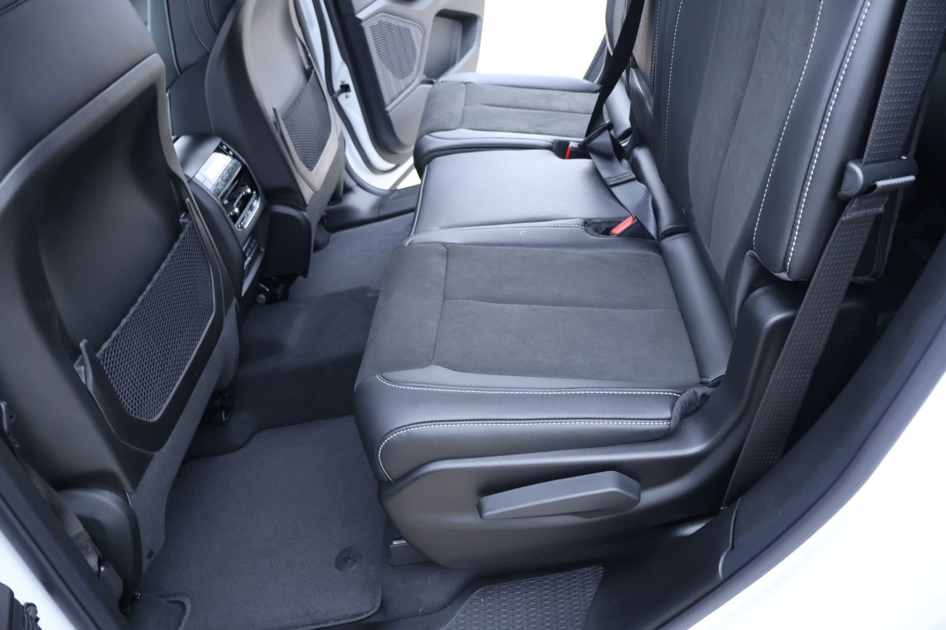 New 2026 Jeep Grand Cherokee L 4WD image 13