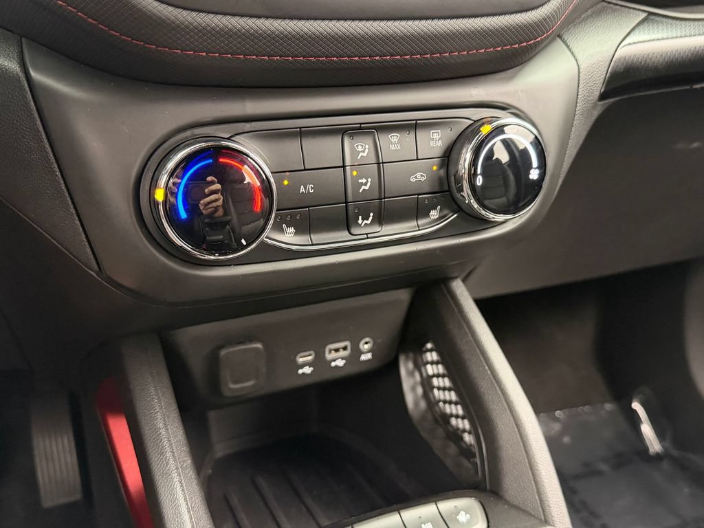 Used 2022 Chevrolet TrailBlazer RS FWD image 33