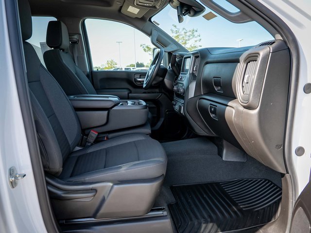Used 2024 Chevrolet Silverado 2500 Custom w/ Custom Value Package image 16