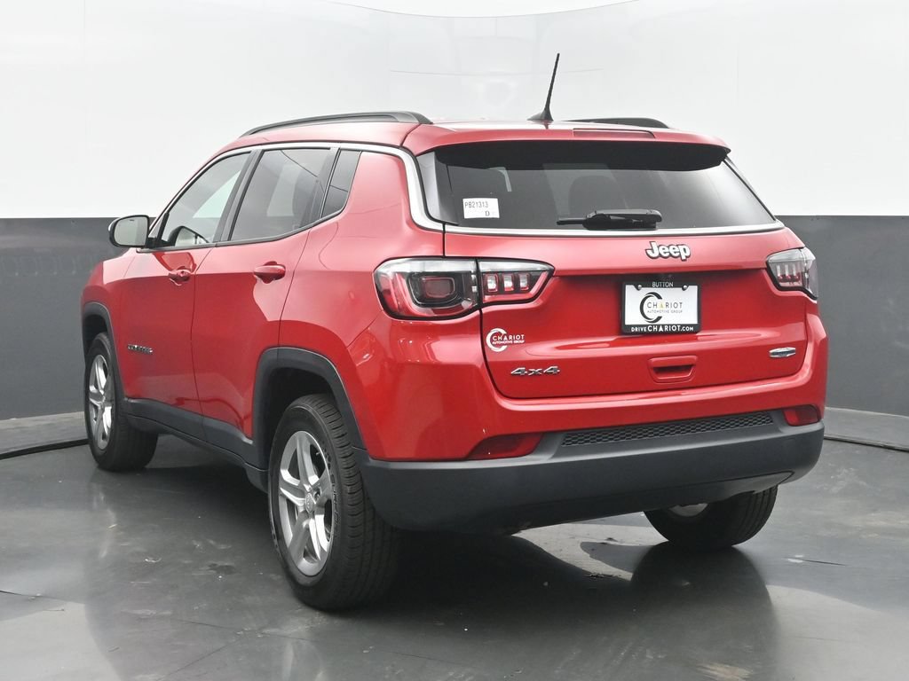Used 2024 Jeep Compass Latitude AWD/4WD image 4