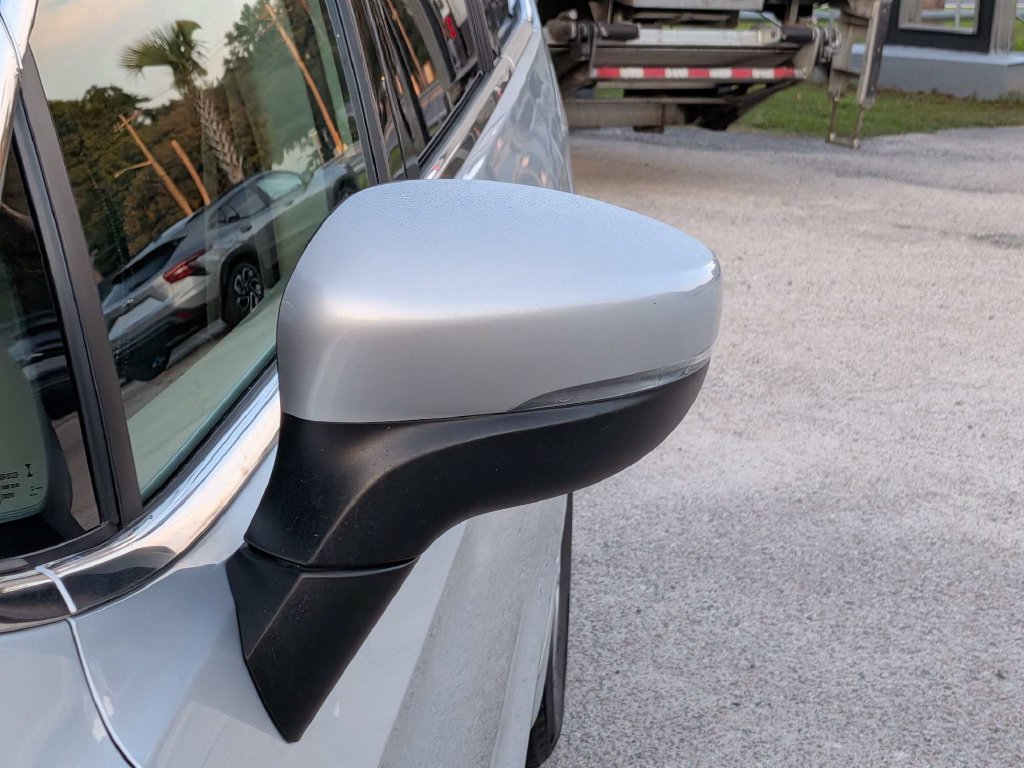 Used 2023 Chrysler Pacifica Touring-L FWD image 12
