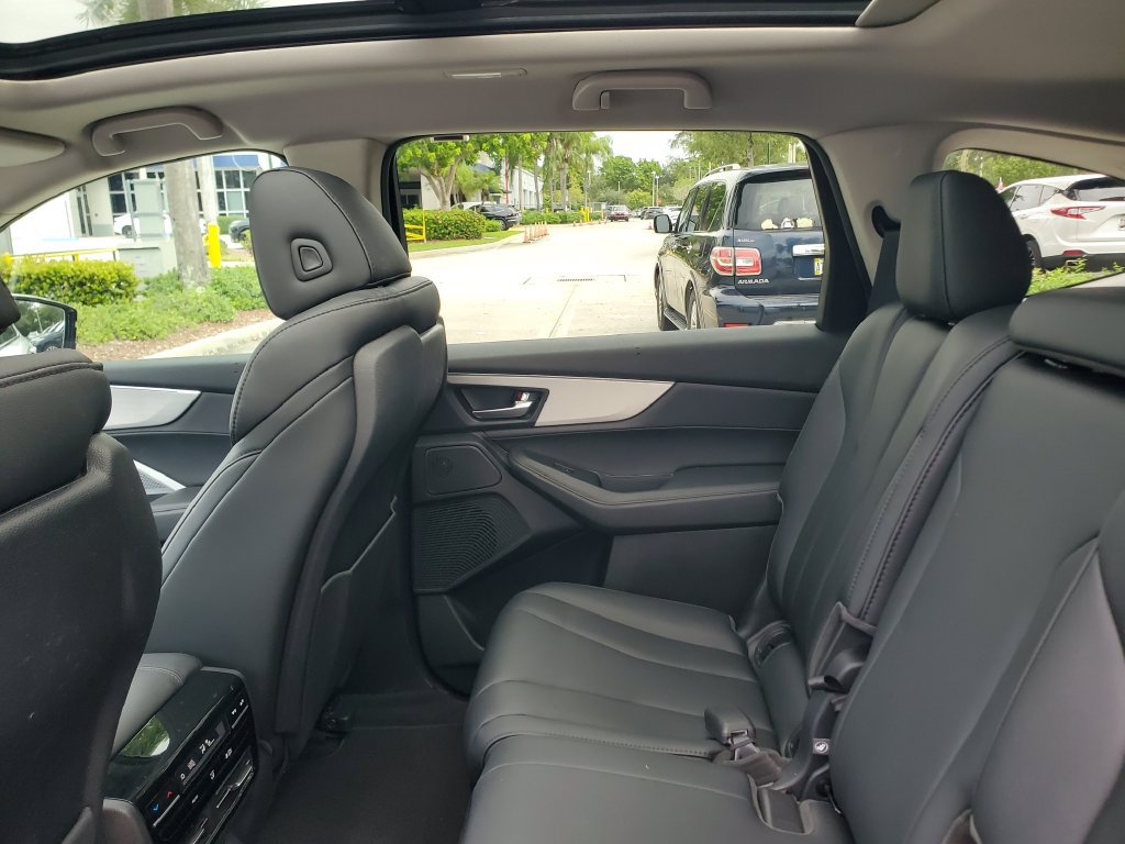 Used 2025 Acura MDX FWD image 12