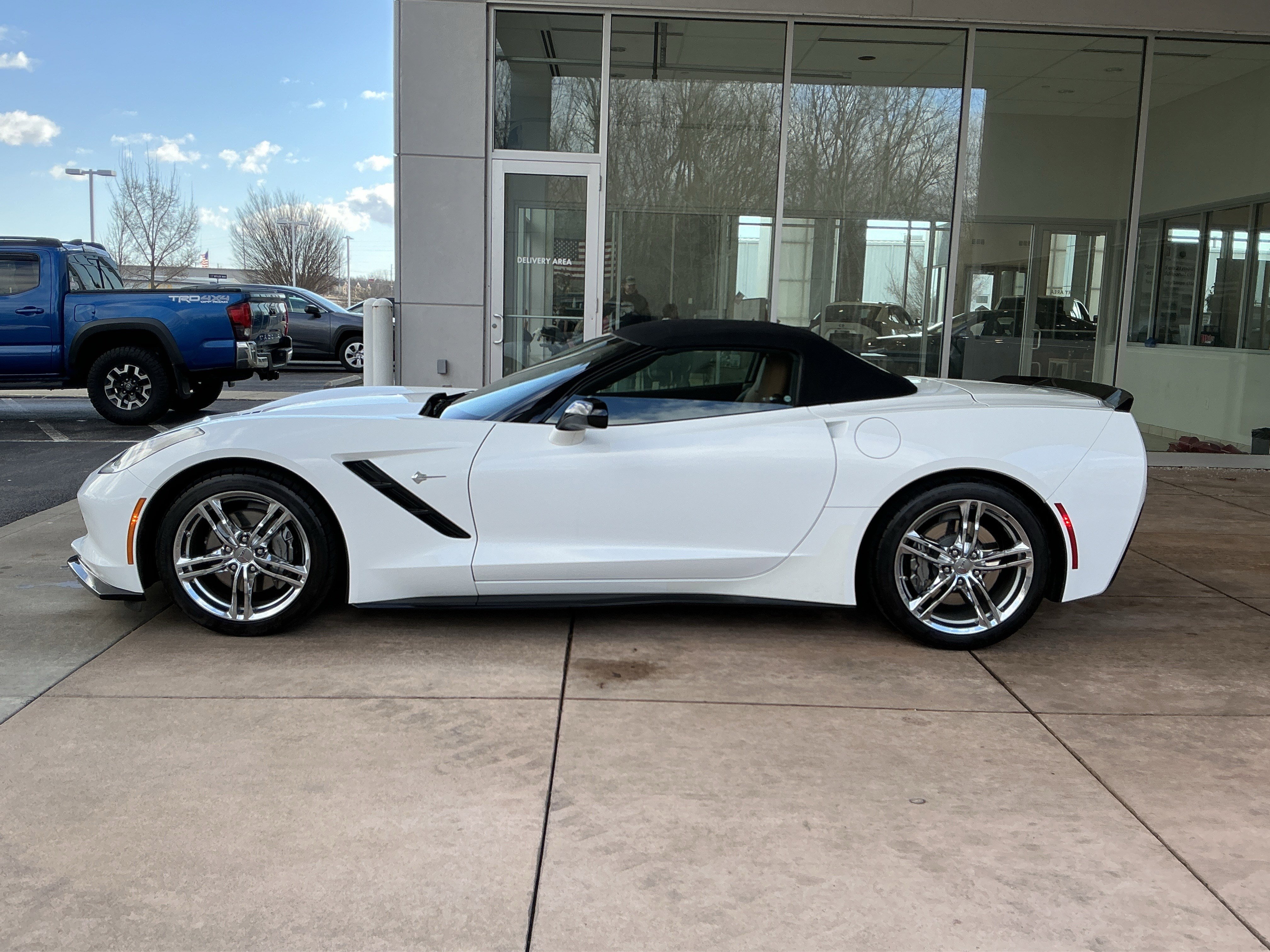 Used 2017 Chevrolet Corvette Stingray Convertible w/ 2LT Preferred Equipment Group image 19