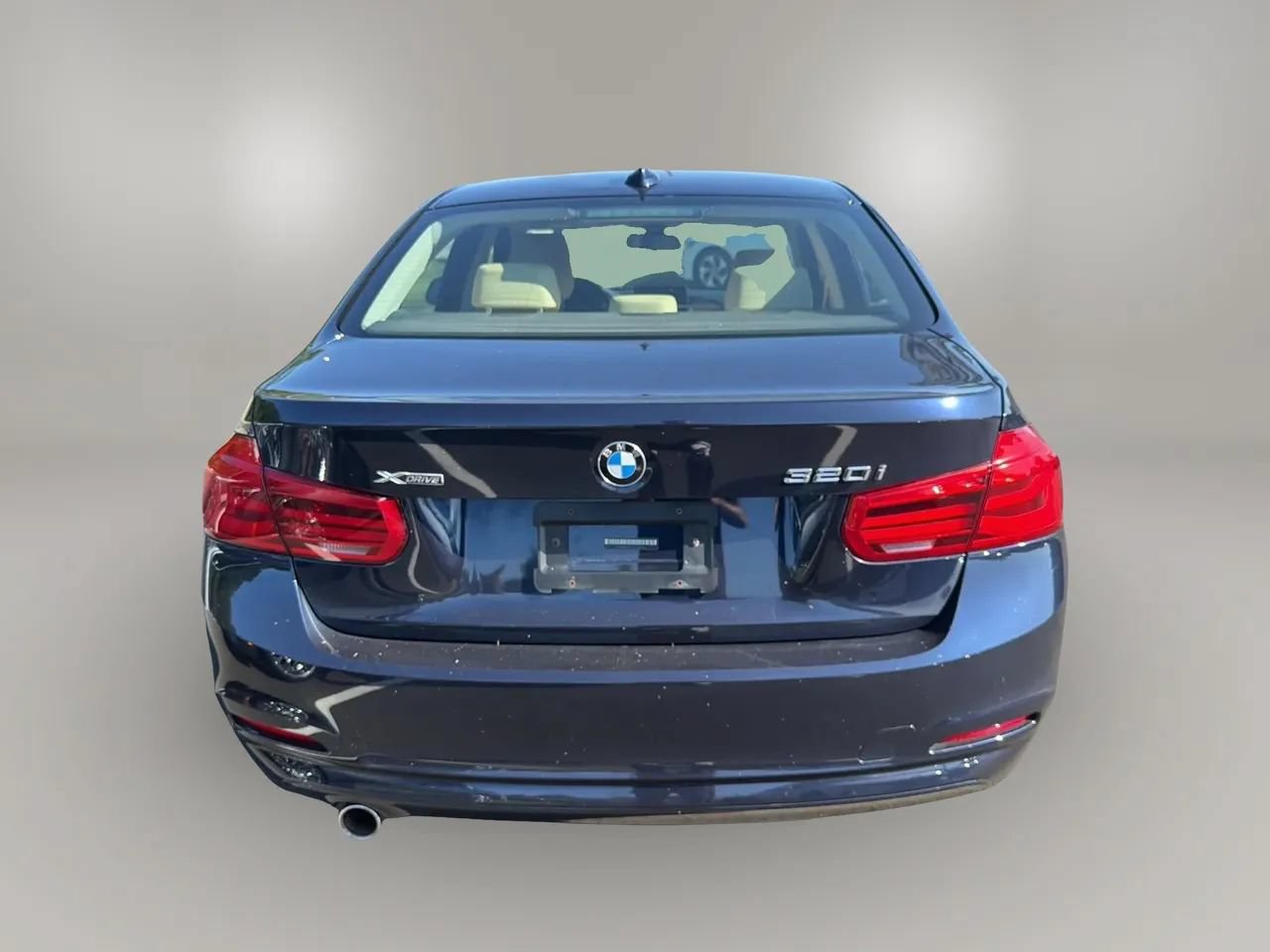 Used 2017 BMW 320i xDrive Sedan AWD/4WD image 6