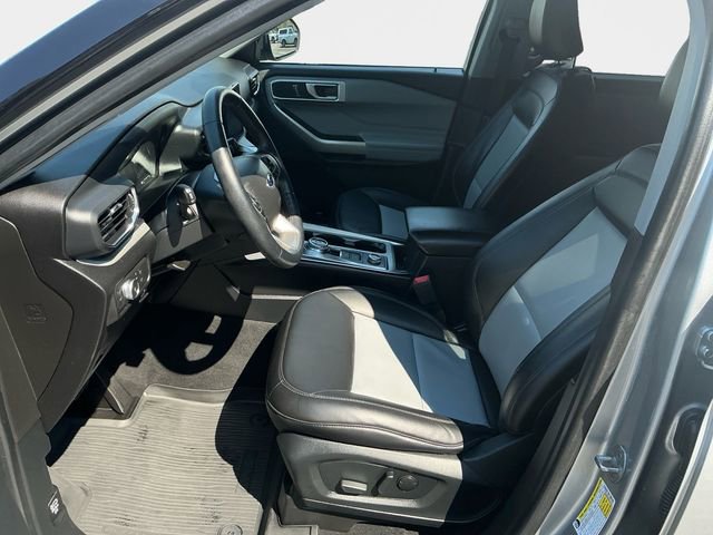 Used 2022 Ford Explorer XLT w/ Equipment Group 202A AWD/4WD image 10