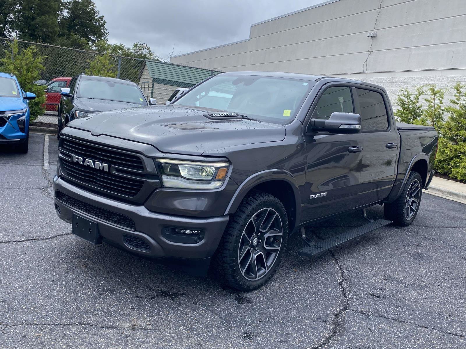 Used 2022 RAM 1500 Laramie AWD/4WD image 3