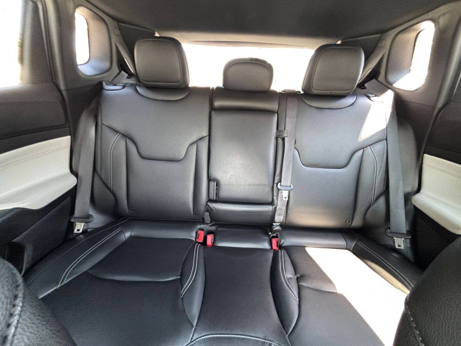 Used 2025 Jeep Compass Limited AWD/4WD image 39